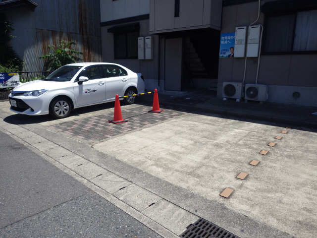 サンハイム・リリー 2階 駐車場