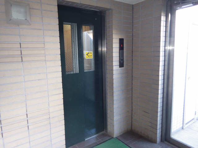 関ガーデンヒルズ 3階 エレベーター