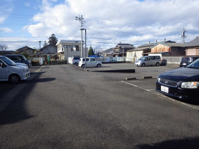 関ガーデンヒルズ 1階 駐車場