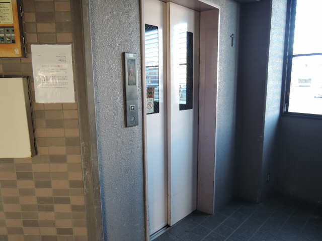 サンハイツ・オオヒガシ 4階 エレベーター