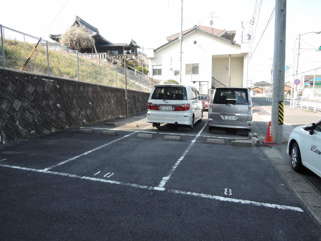 カーサ薬師寺 2階 駐車場