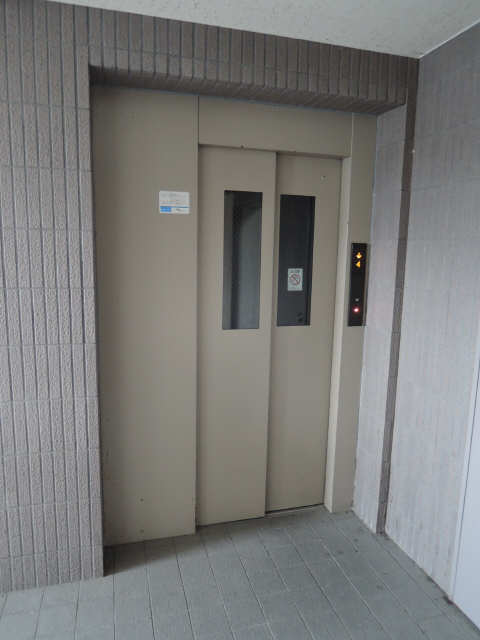 ヴァンベールＧＩＮＡＮ 2階 エレベーター