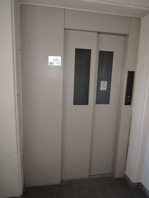 ヴァンベールＧＩＮＡＮ 2階 エレベーター