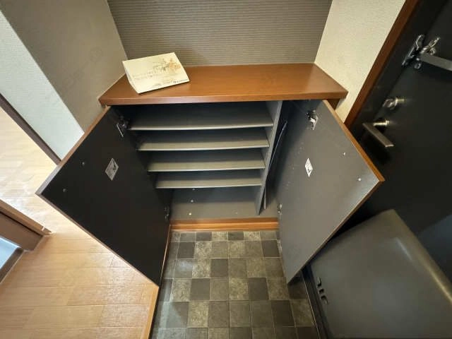 シューズボックス