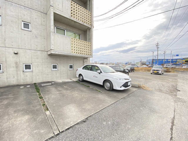 ２７０　ａｐａｒｔｍｅｎｔ＃１ 1階 駐車場