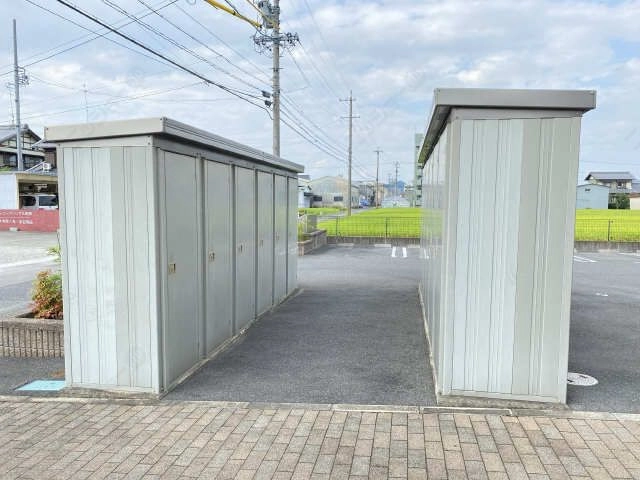 屋外トランクルーム