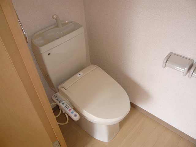 シャワー付きトイレ