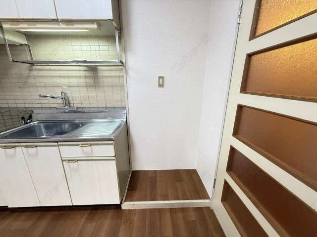 冷蔵庫置き場