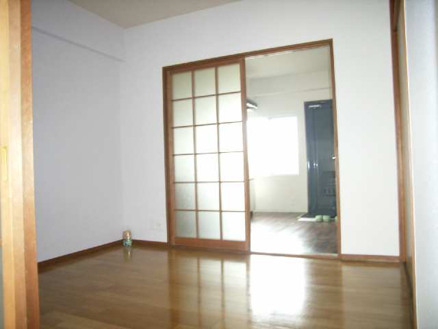 室内３