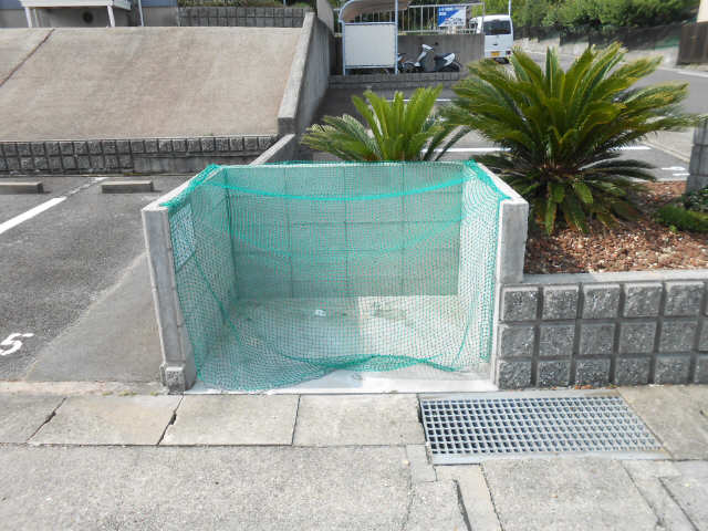 ごみ置場