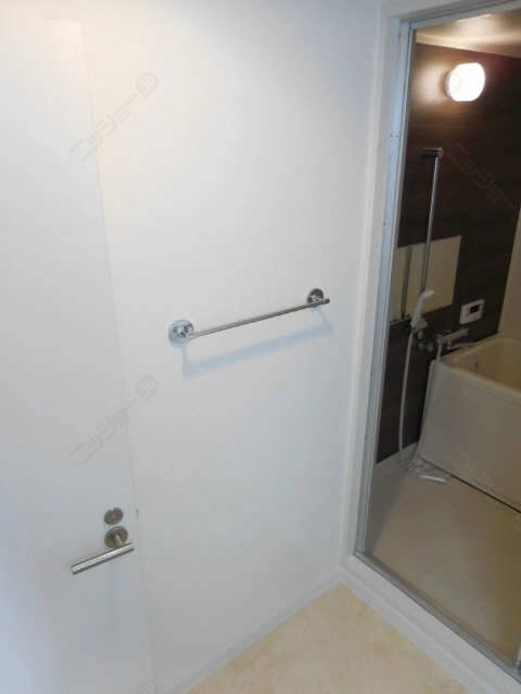 脱衣所タオル掛け