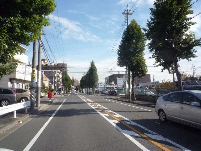 建物前の道