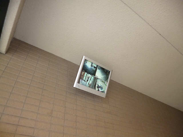 防犯カメラモニター