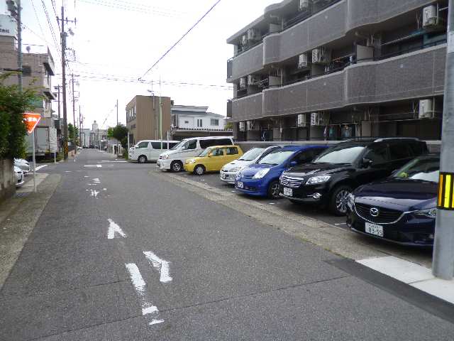 マンション表台 3階 駐車場