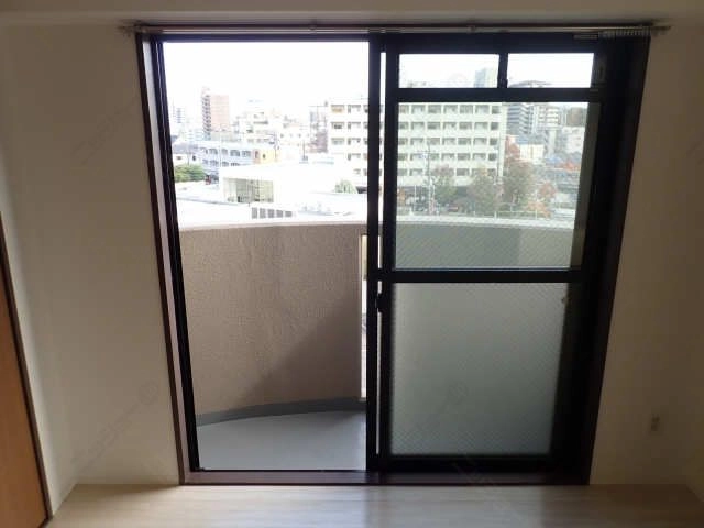 中洋間　バルコニー