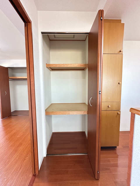 キッチン横収納