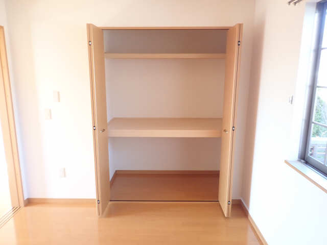 室内北洋間収納
