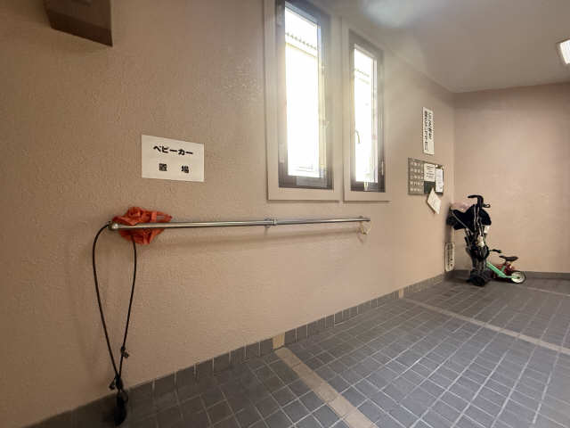 ベビーカー置き場