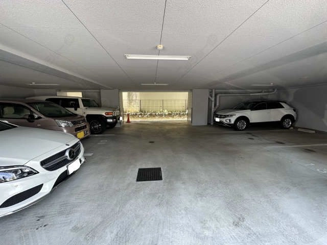 屋内駐車場