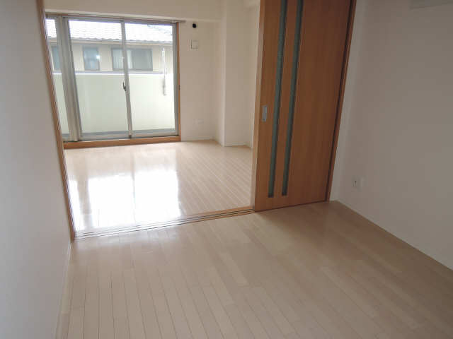 リビング続き洋室