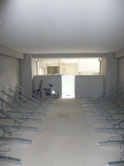 ＩＺ－Ｒｅｓｉｄｅｎｃｅ 8階 自転車置き場