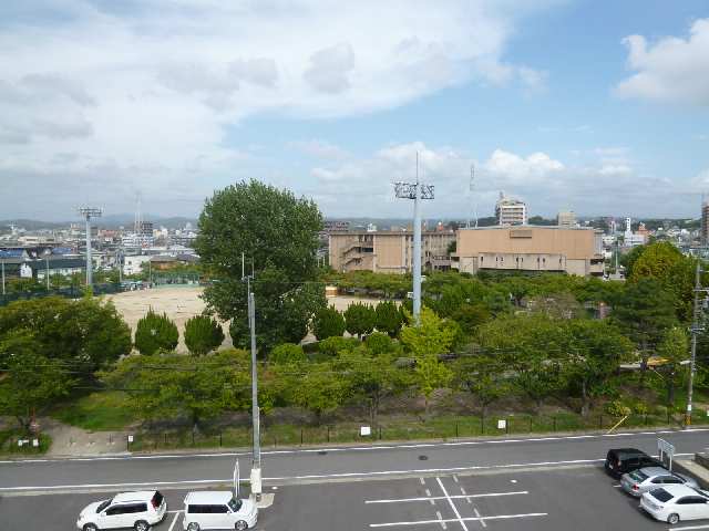 グランパス日名 2階 日名公園