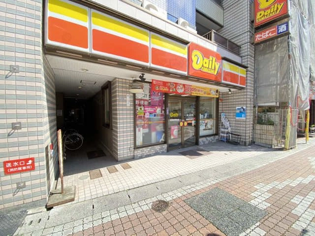 １階コンビニエンスストアー