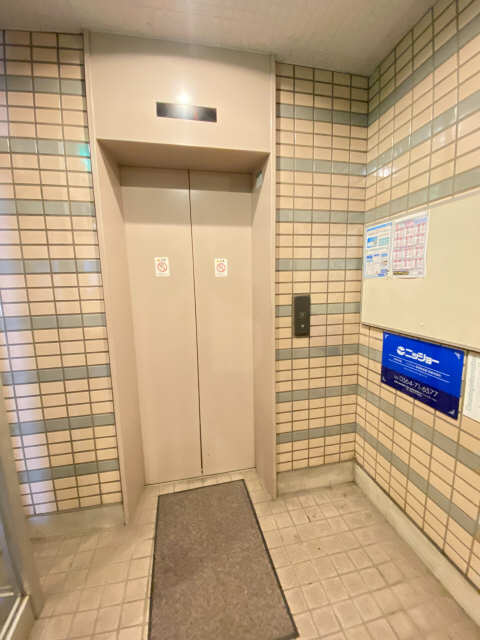 シガヤビル 6階 エレベーター