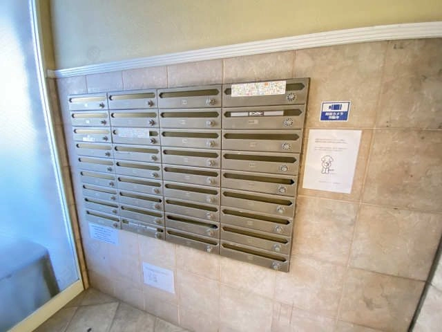 １Ｆ集合ポスト