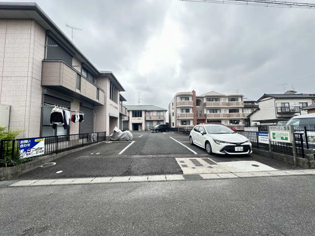 マリアージュ都築　Ａ棟 1階 駐車場