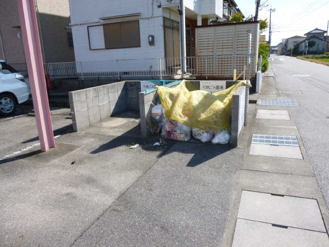 ゴミ捨て場