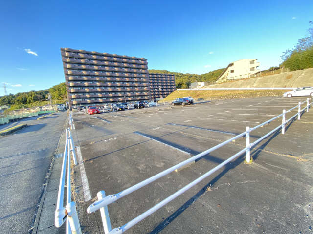 天神山マンションⅠ号館 6階 駐車場