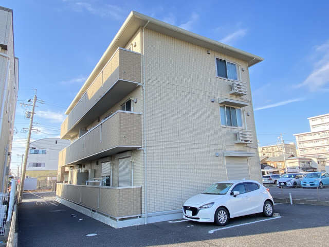 駐車場からの外眼