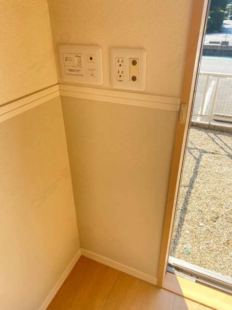 コンセントは上部