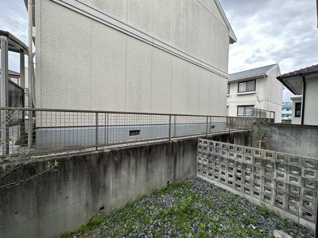 1F庭