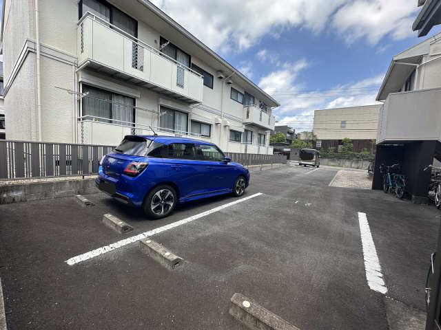 西側駐車場