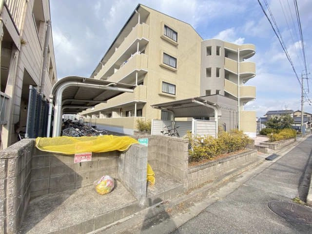 敷地内ゴミ捨て場