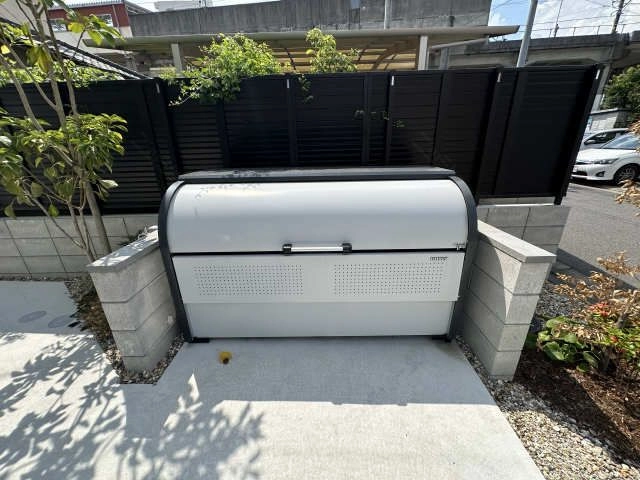 敷地内ゴミ捨て場