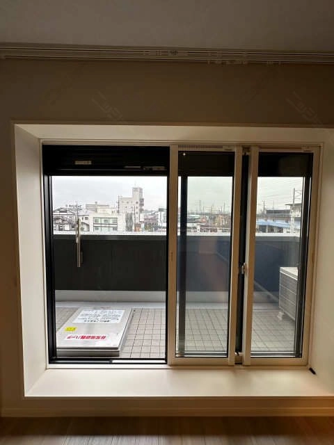 シャッター付き雨戸