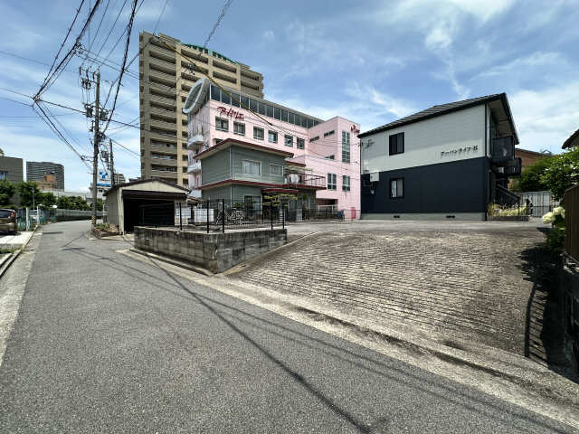 西側駐車場入り口