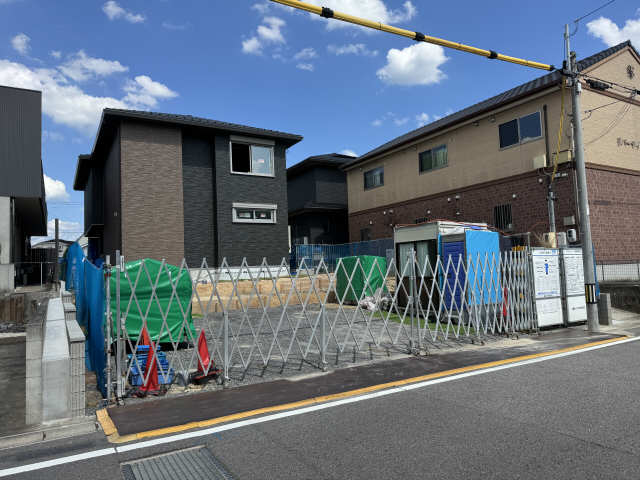 建築中
