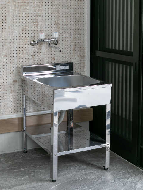 ガレージ内洗面