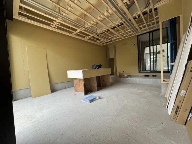 建築中1F