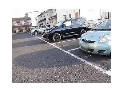 レオパレスピソ 2階 駐車場