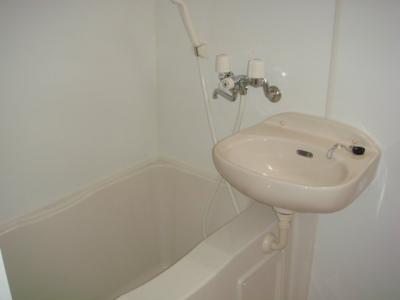 レオパレスグランディスリング 2階 浴室