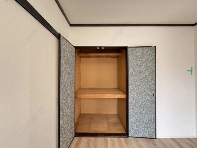 収納(西側洋室)