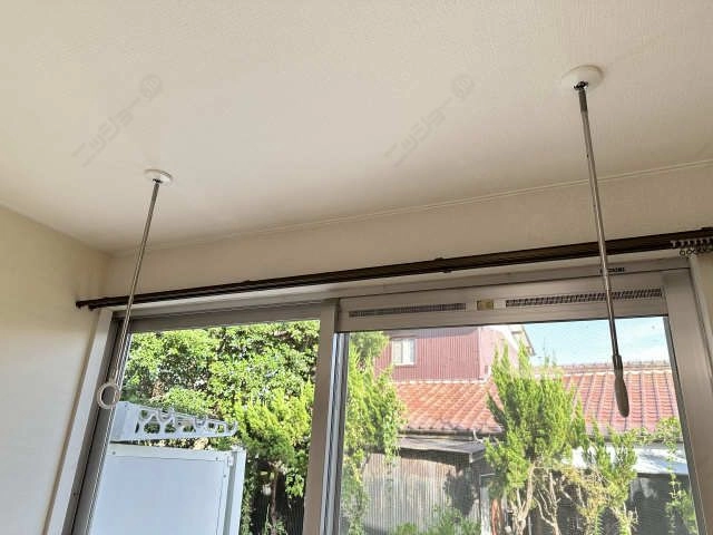 室内物干し竿かけ