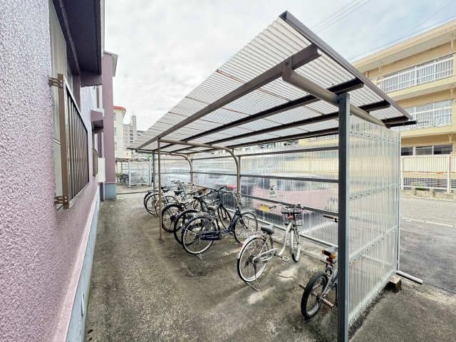 駐輪場（東側）