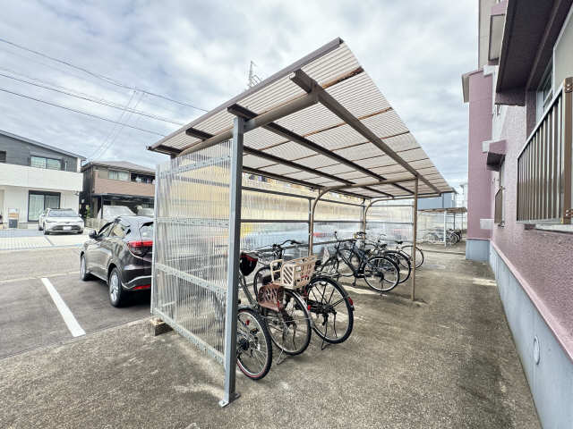 駐輪場（西側）
