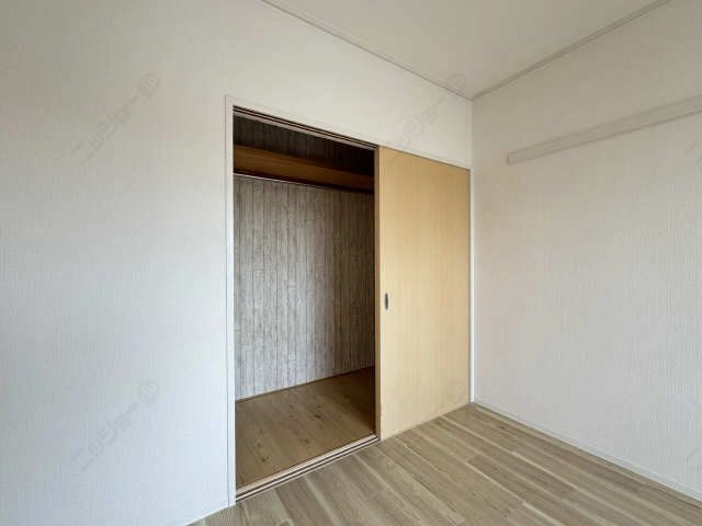 収納(南洋室東側)